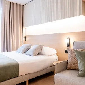 Atenea Calabria Hotel apartamentowy Barcelona